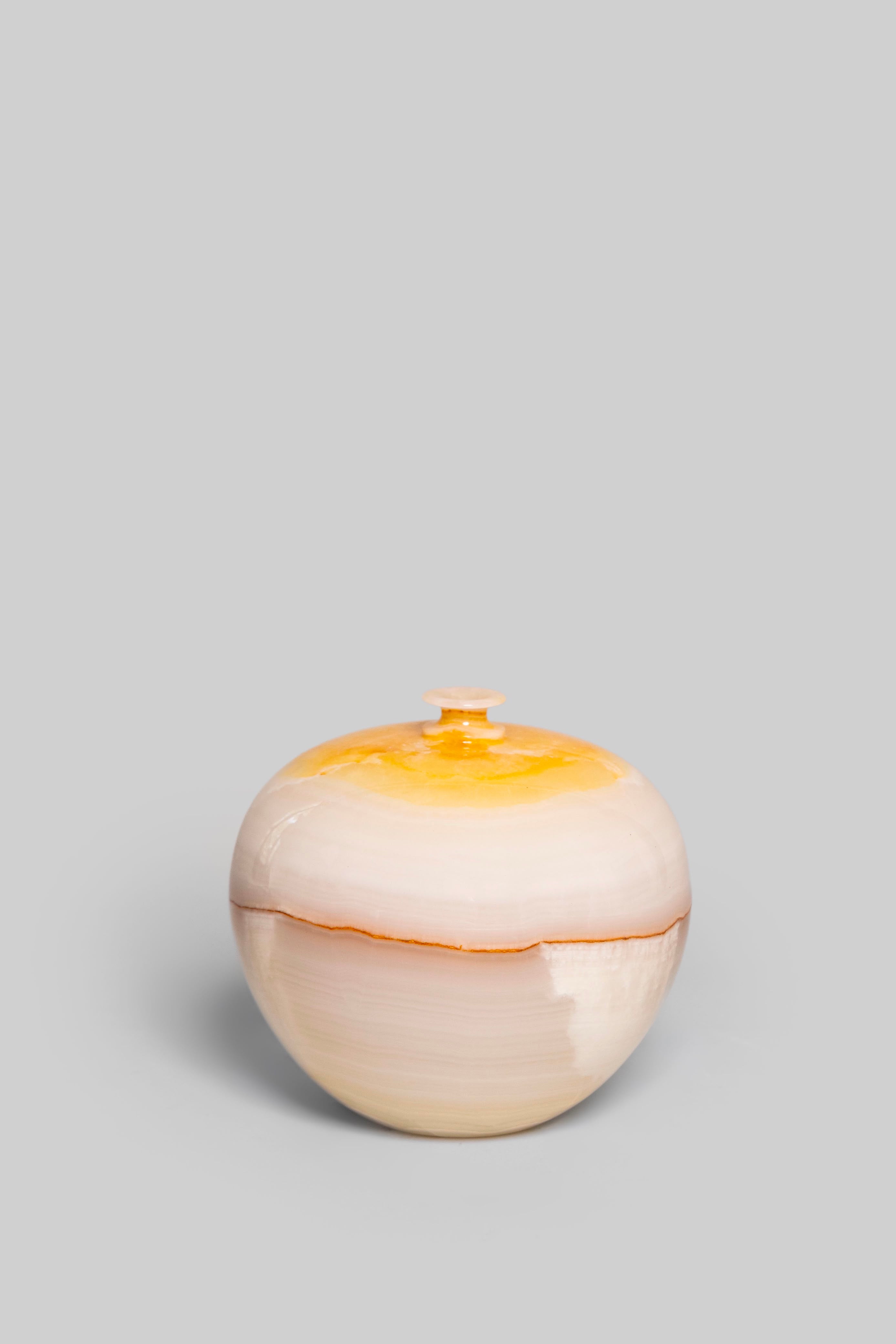 Golden Horizon Pot