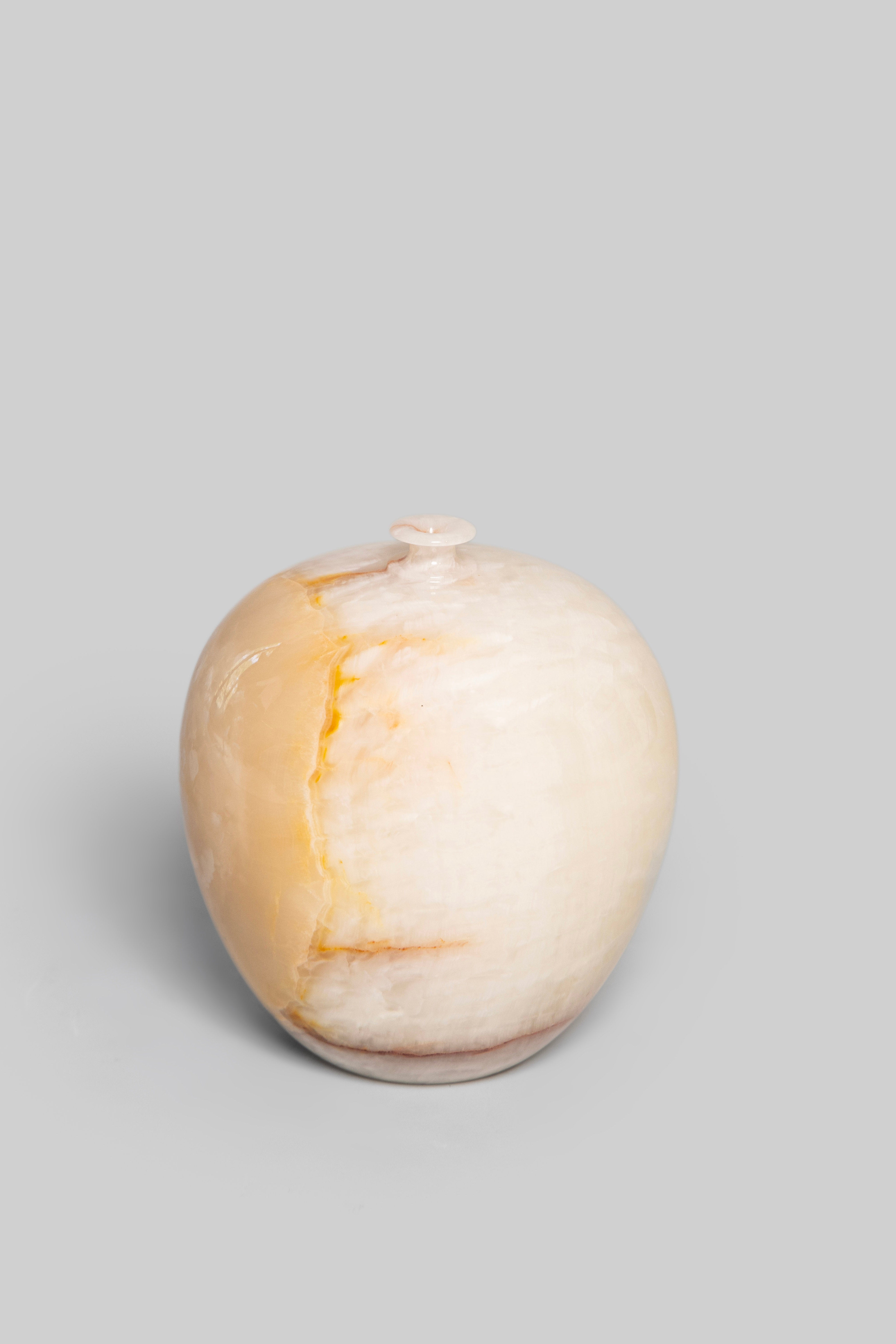 Amber Apple Pot