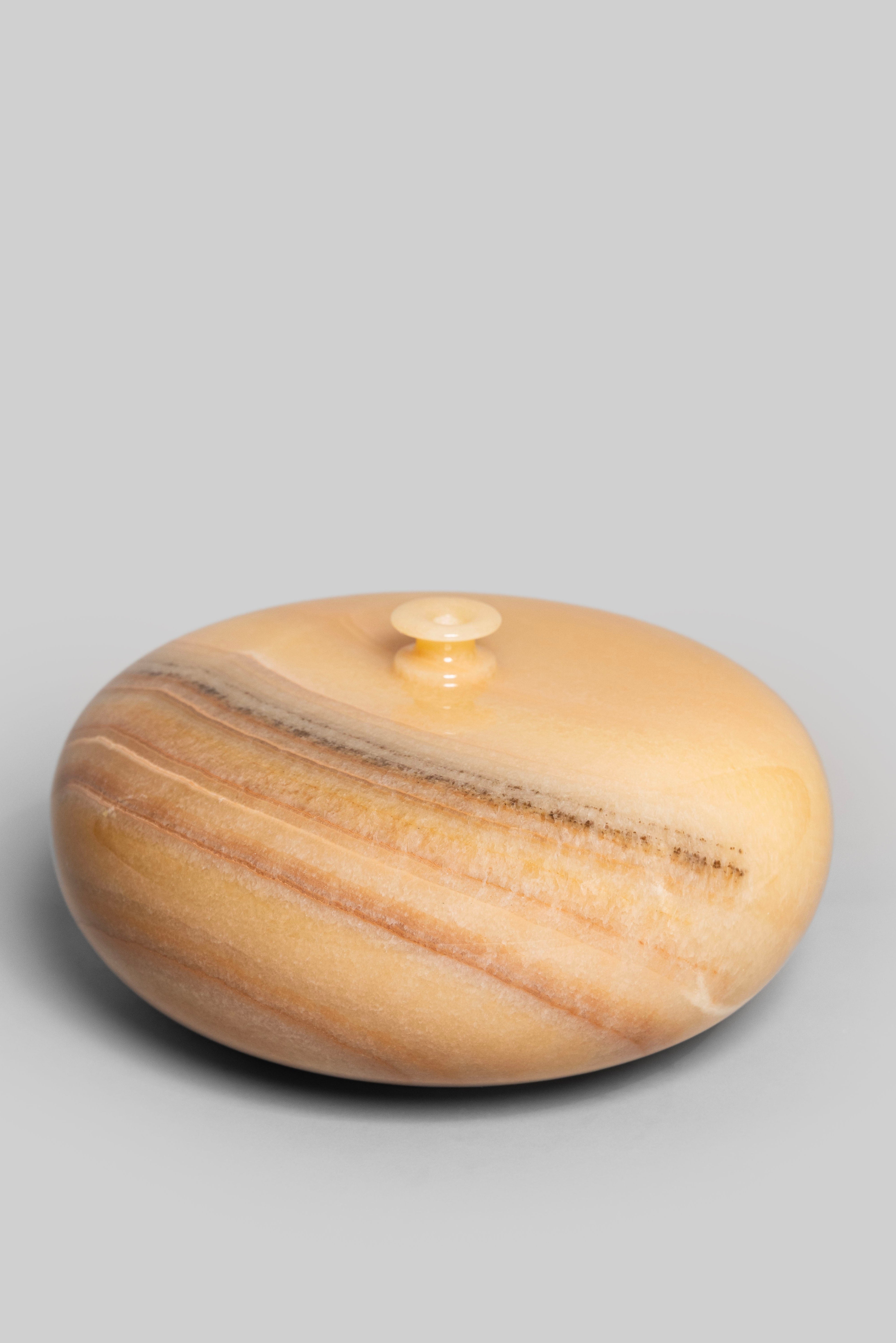 Golden Veil Pot