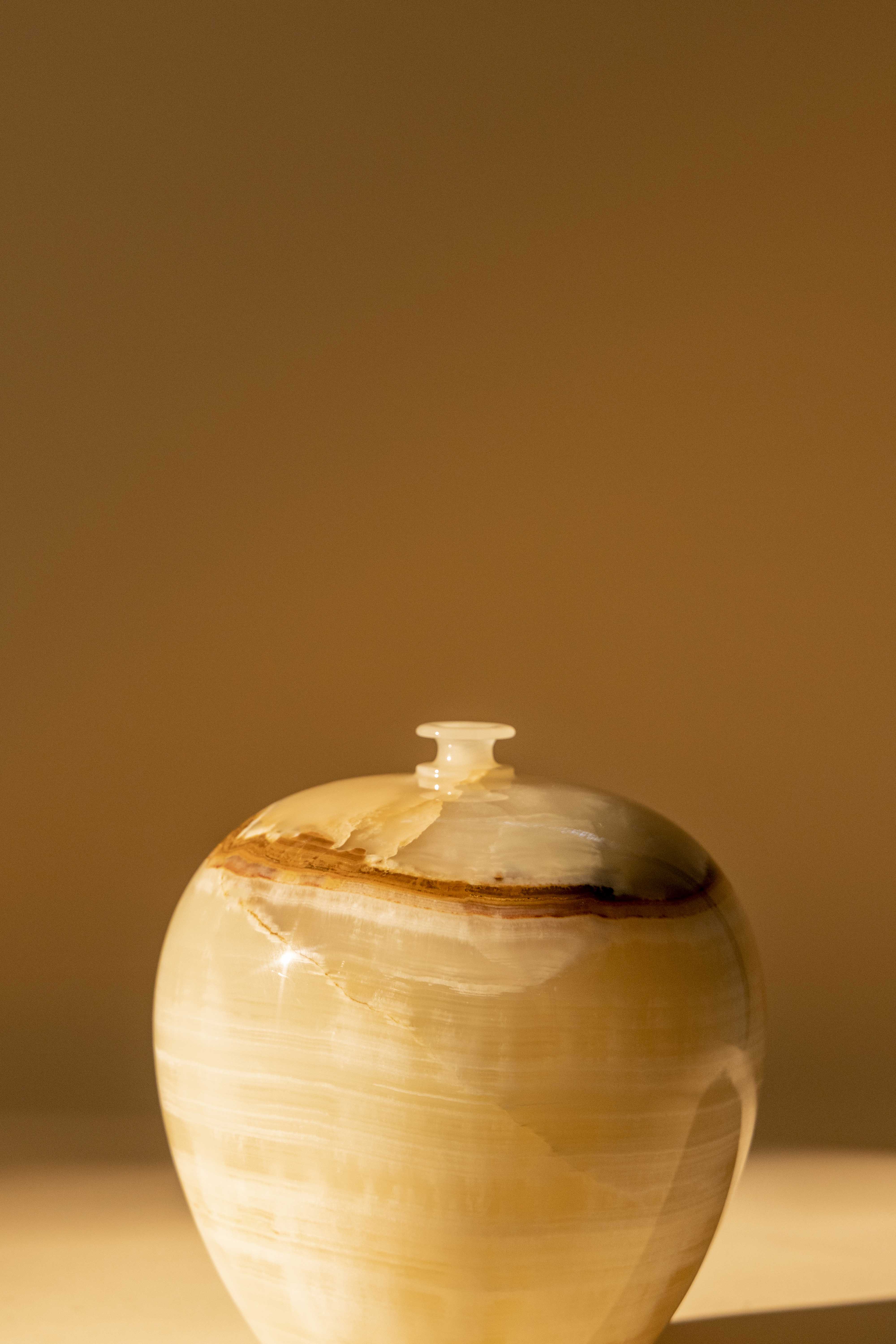 Earthen Glow Pot