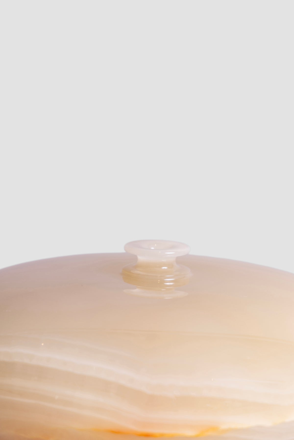 Luna Onyx Pot