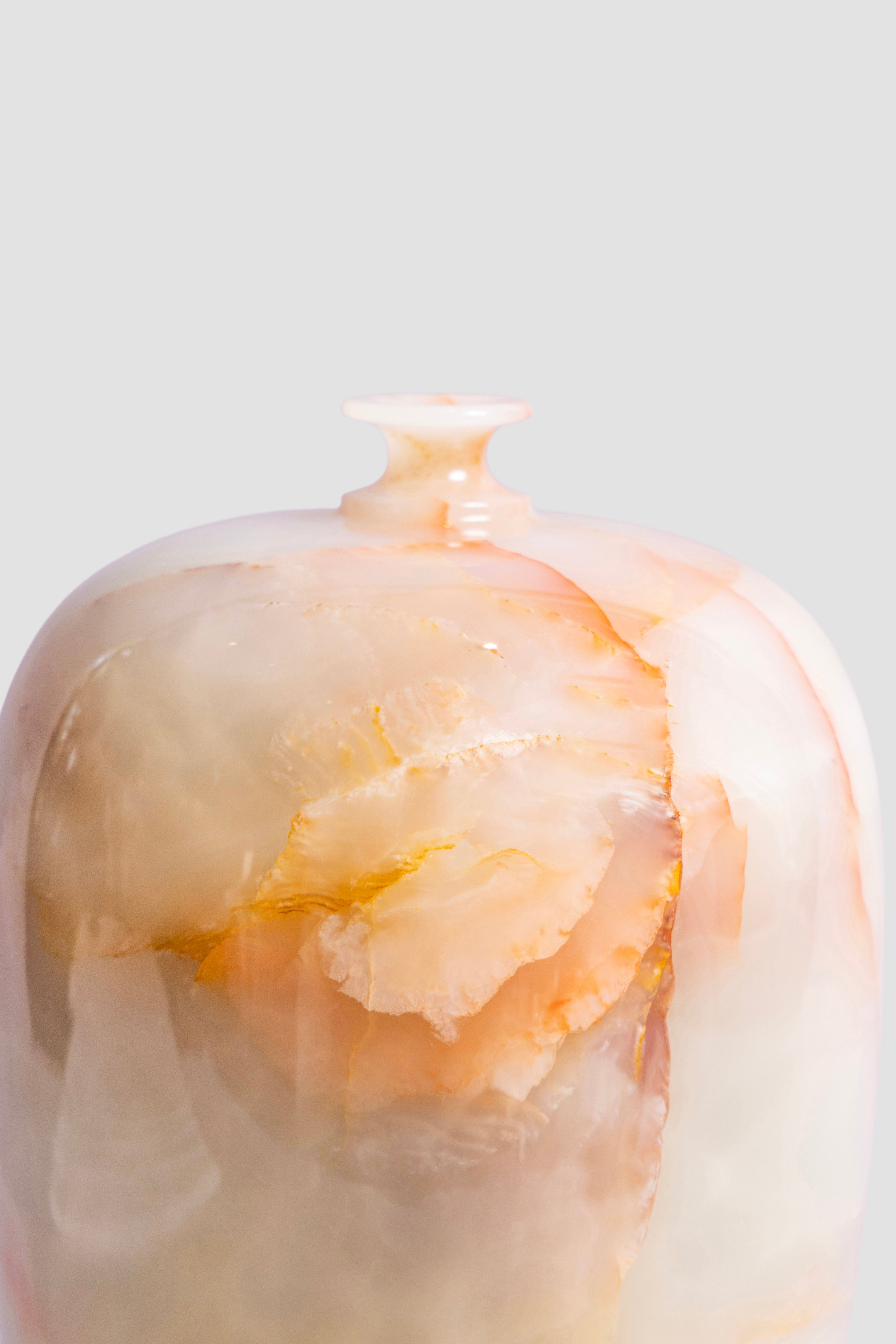 Sunlit Onyx Vase (S)