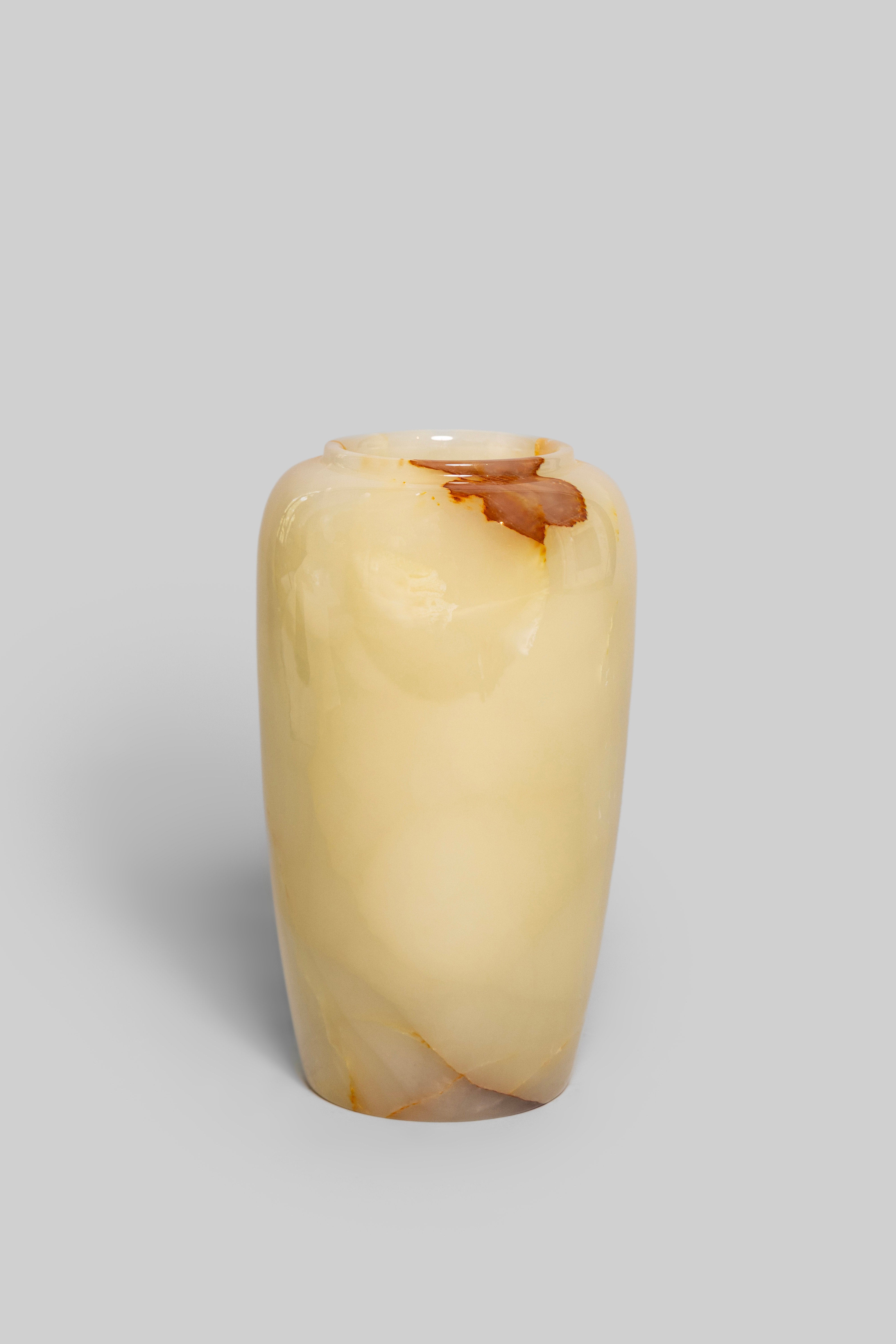 Willow Onyx Vase