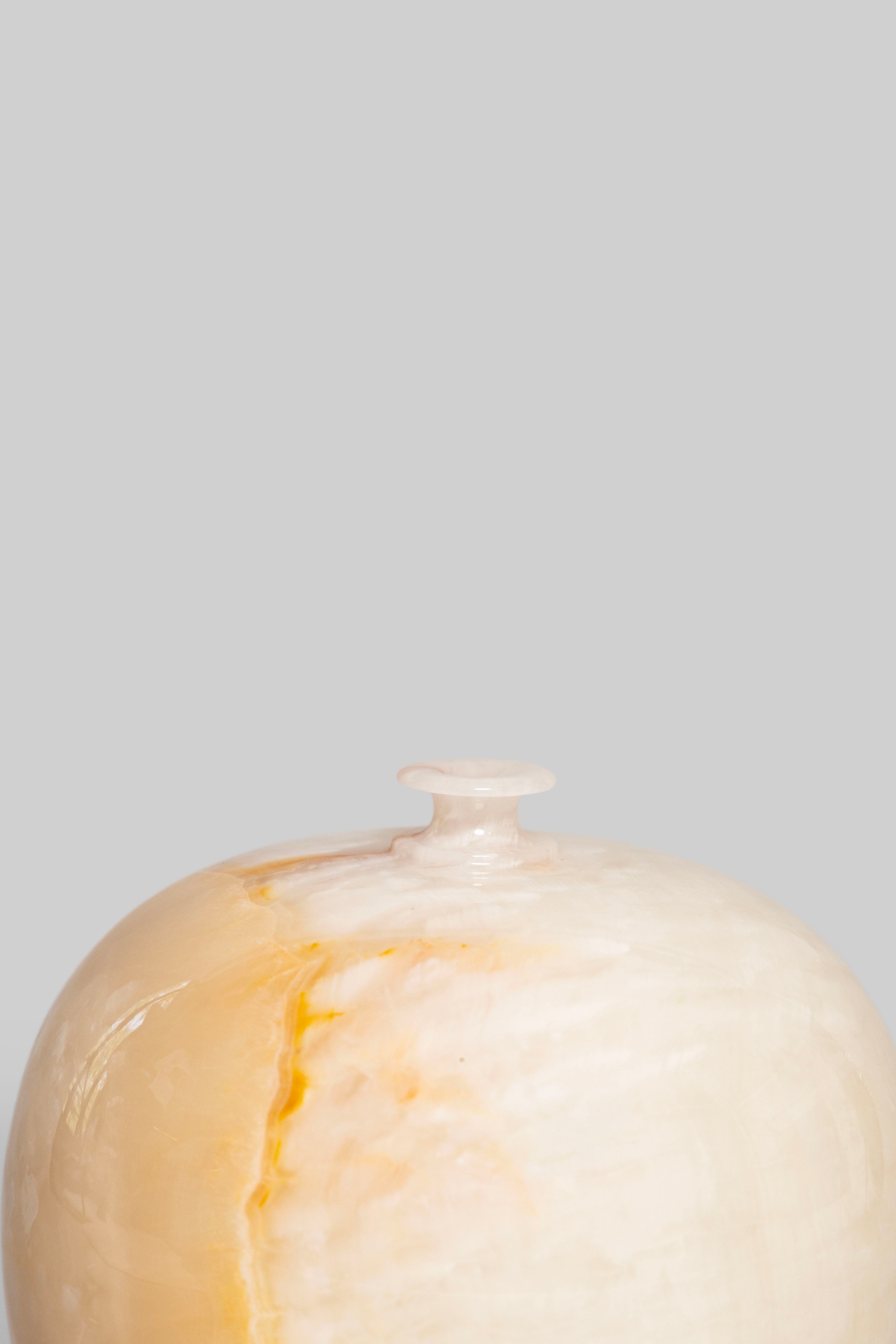 Amber Apple Pot
