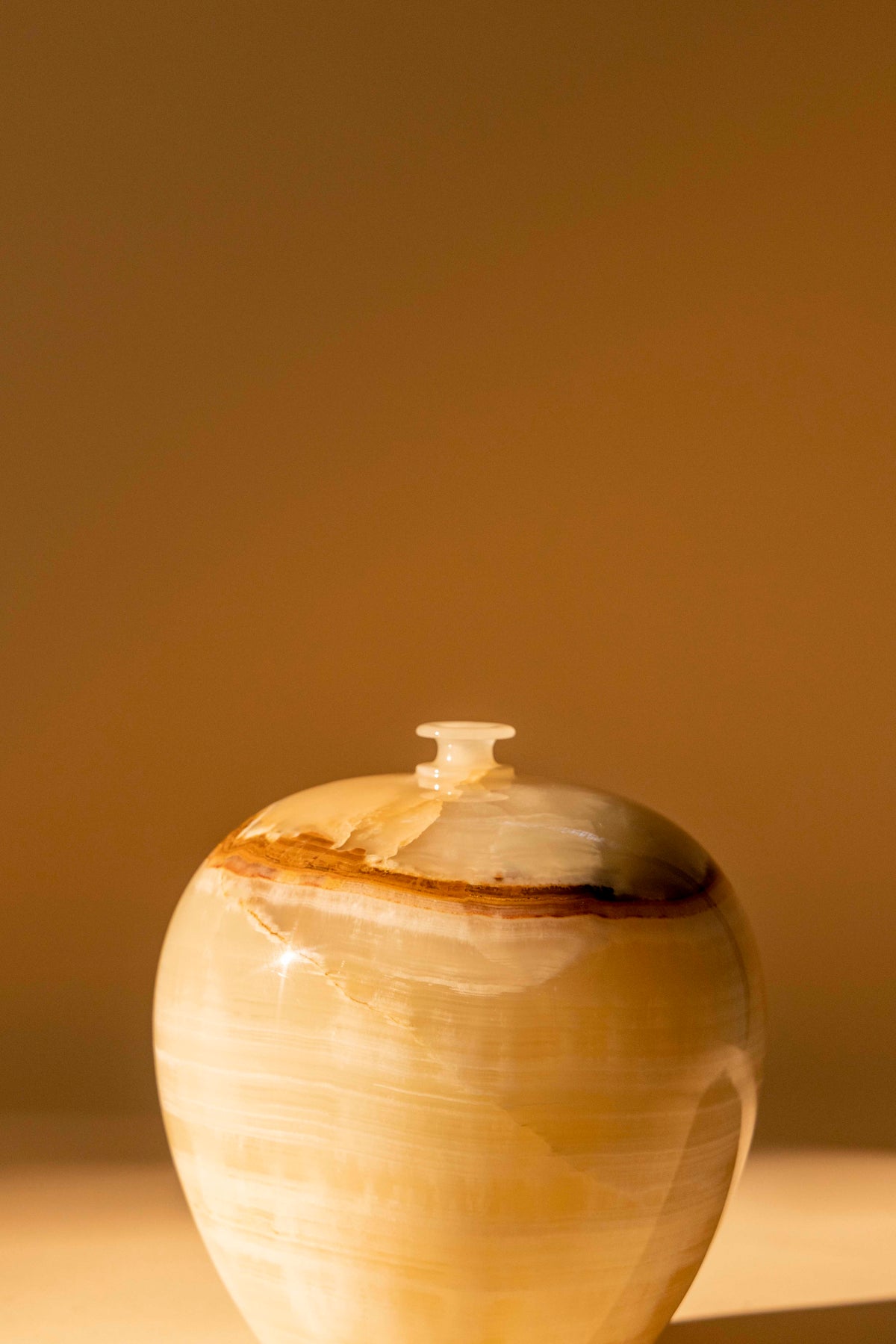 Earthen Glow Pot
