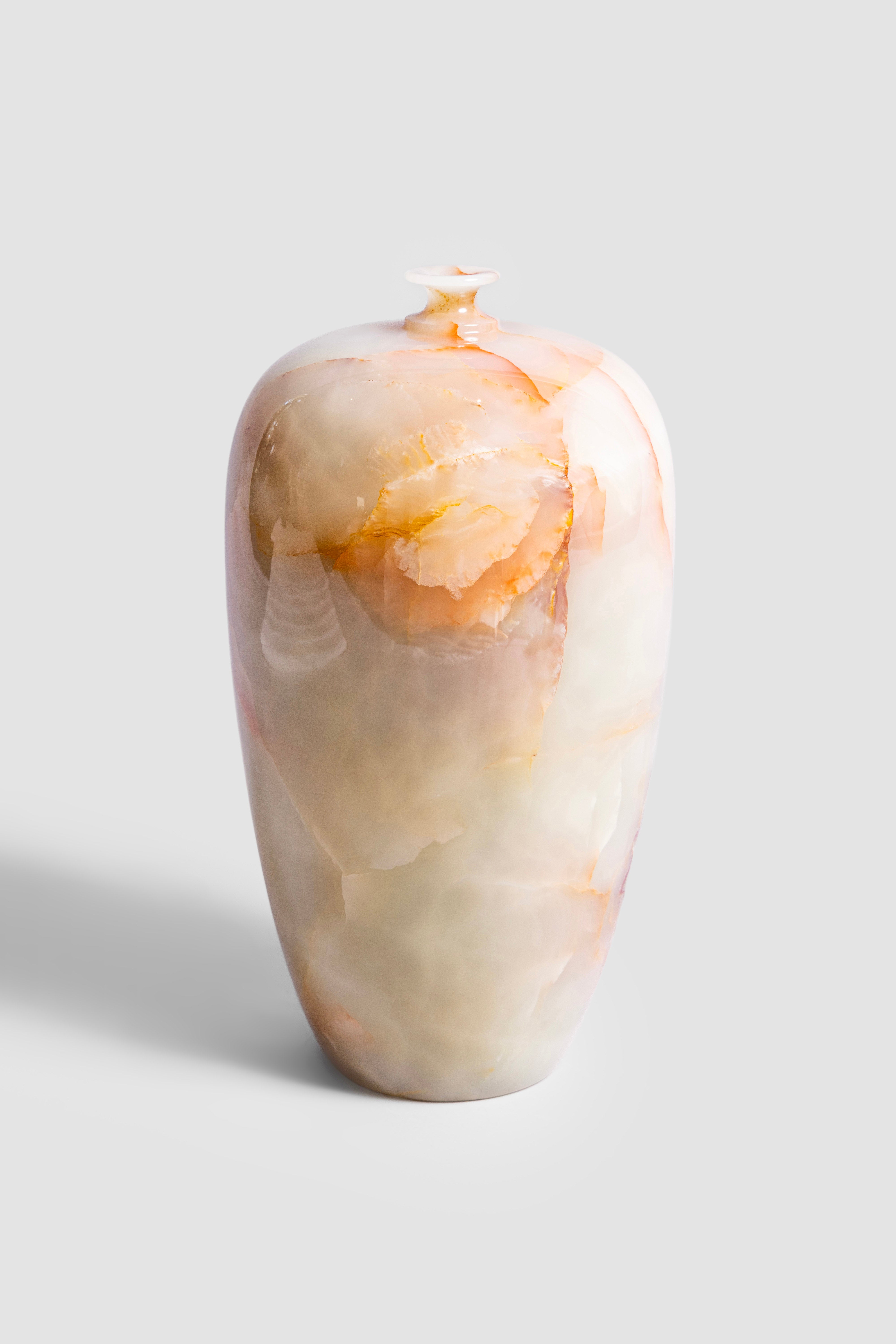 Sunlit Onyx Vase (S)